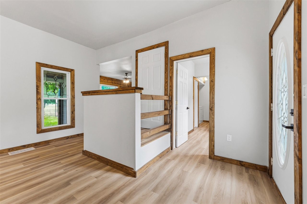 1011 E Copeland Road Property Photo 6