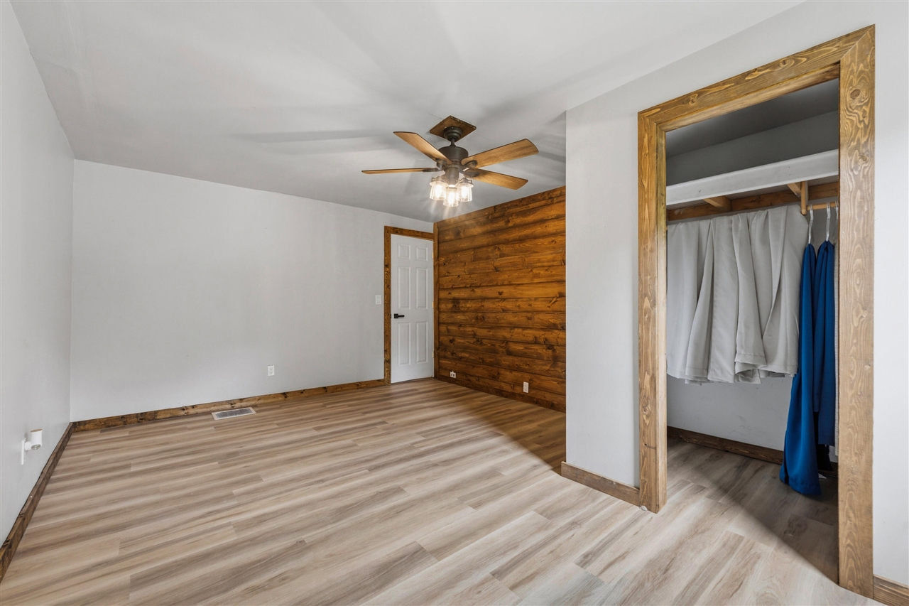1011 E Copeland Road Property Photo 11