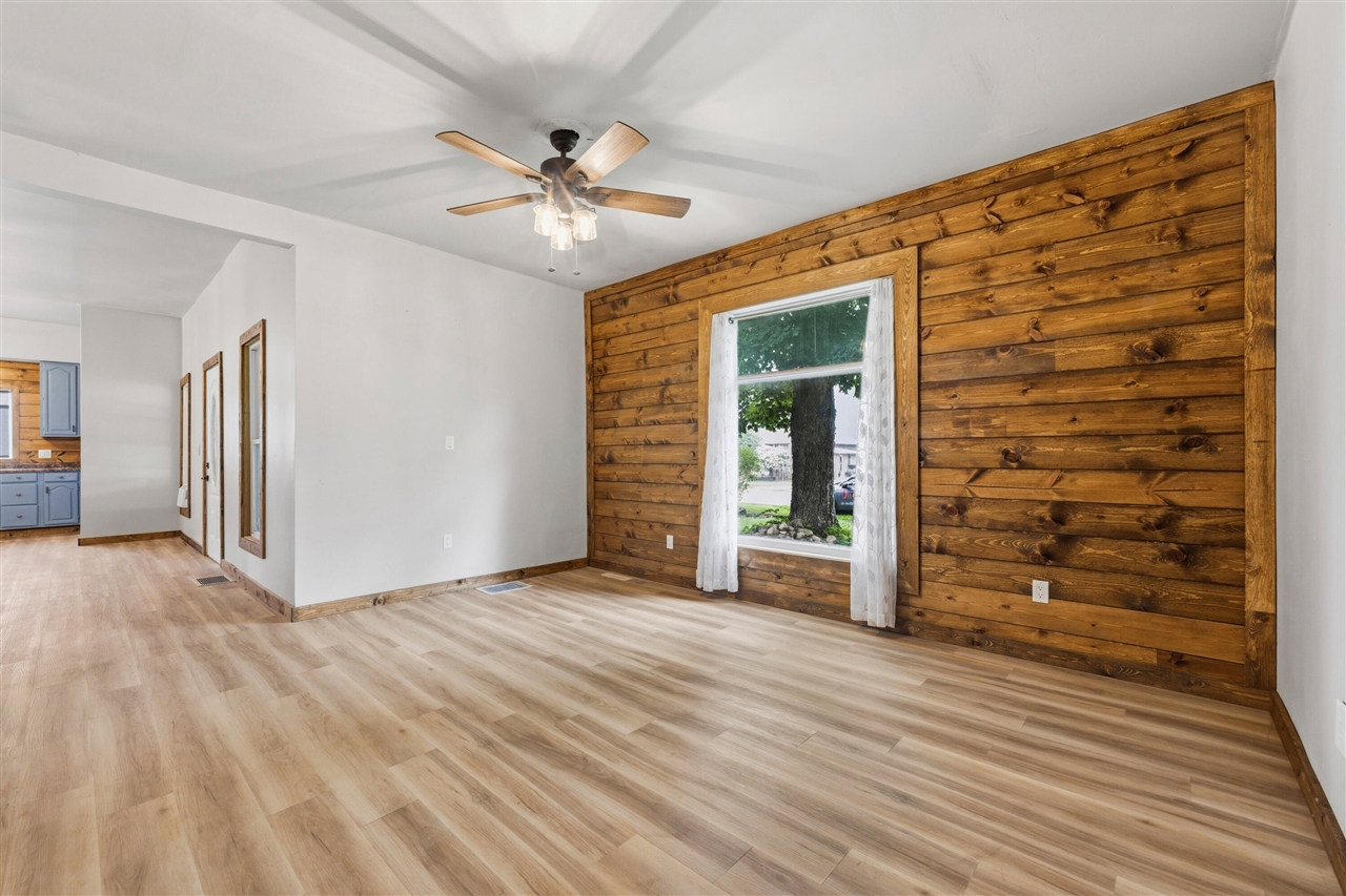 1011 E Copeland Road Property Photo 13