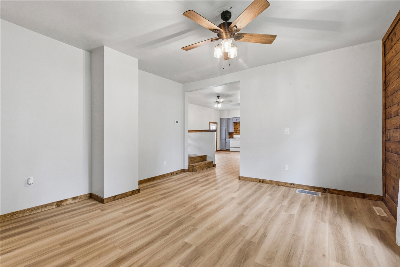 1011 E Copeland Road Property Photo 14