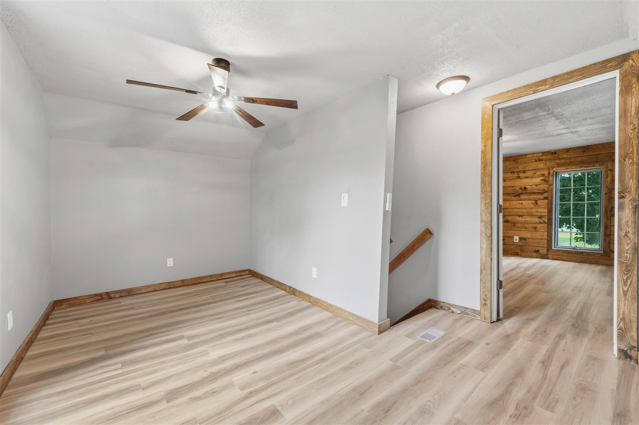 1011 E Copeland Road Property Photo 20