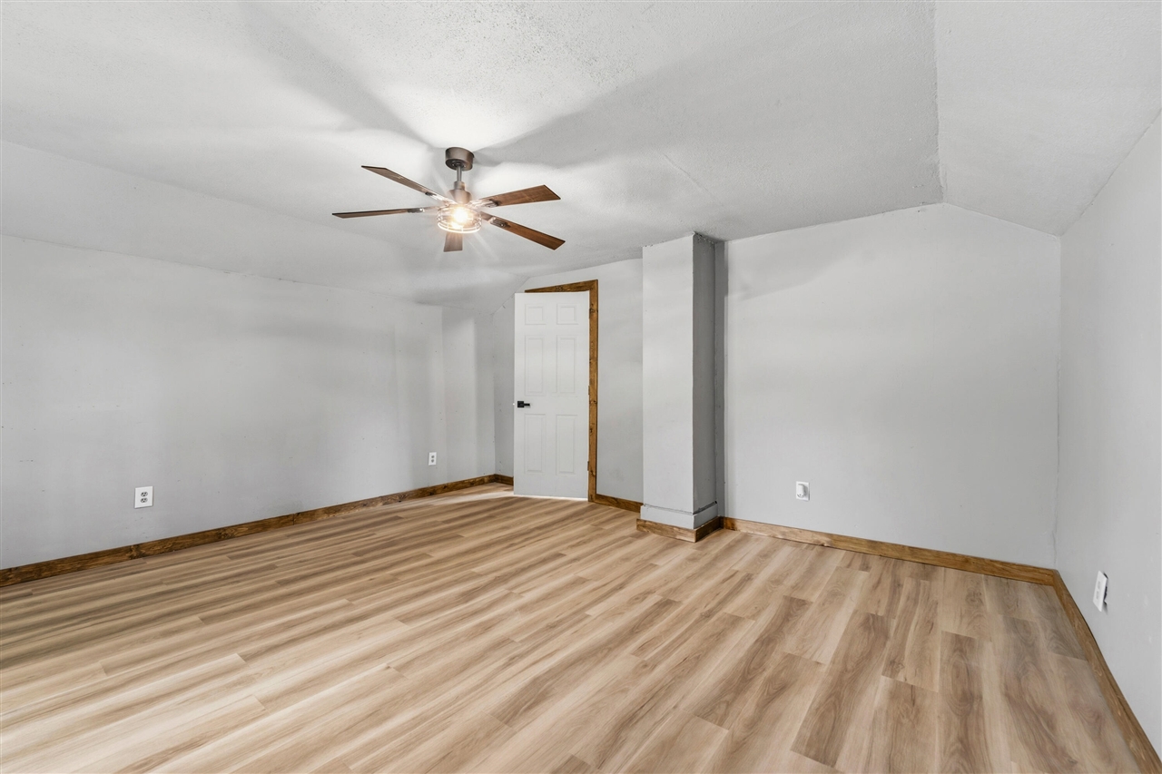 1011 E Copeland Road Property Photo 23