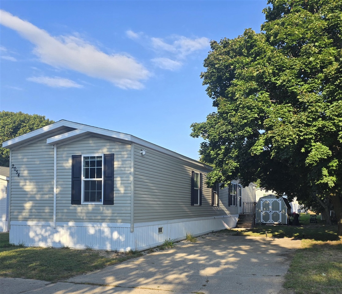 2054 Ironwood E Court Property Photo 1