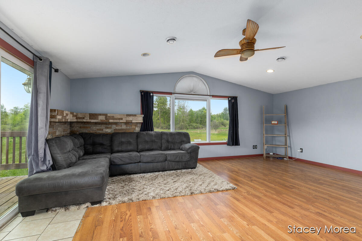 1910 Waterview Way Property Photo 5