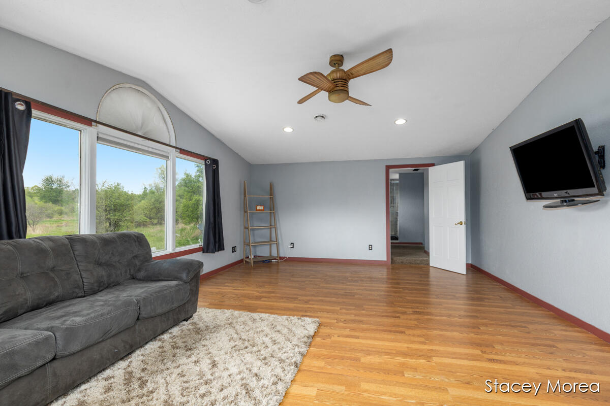 1910 Waterview Way Property Photo 6