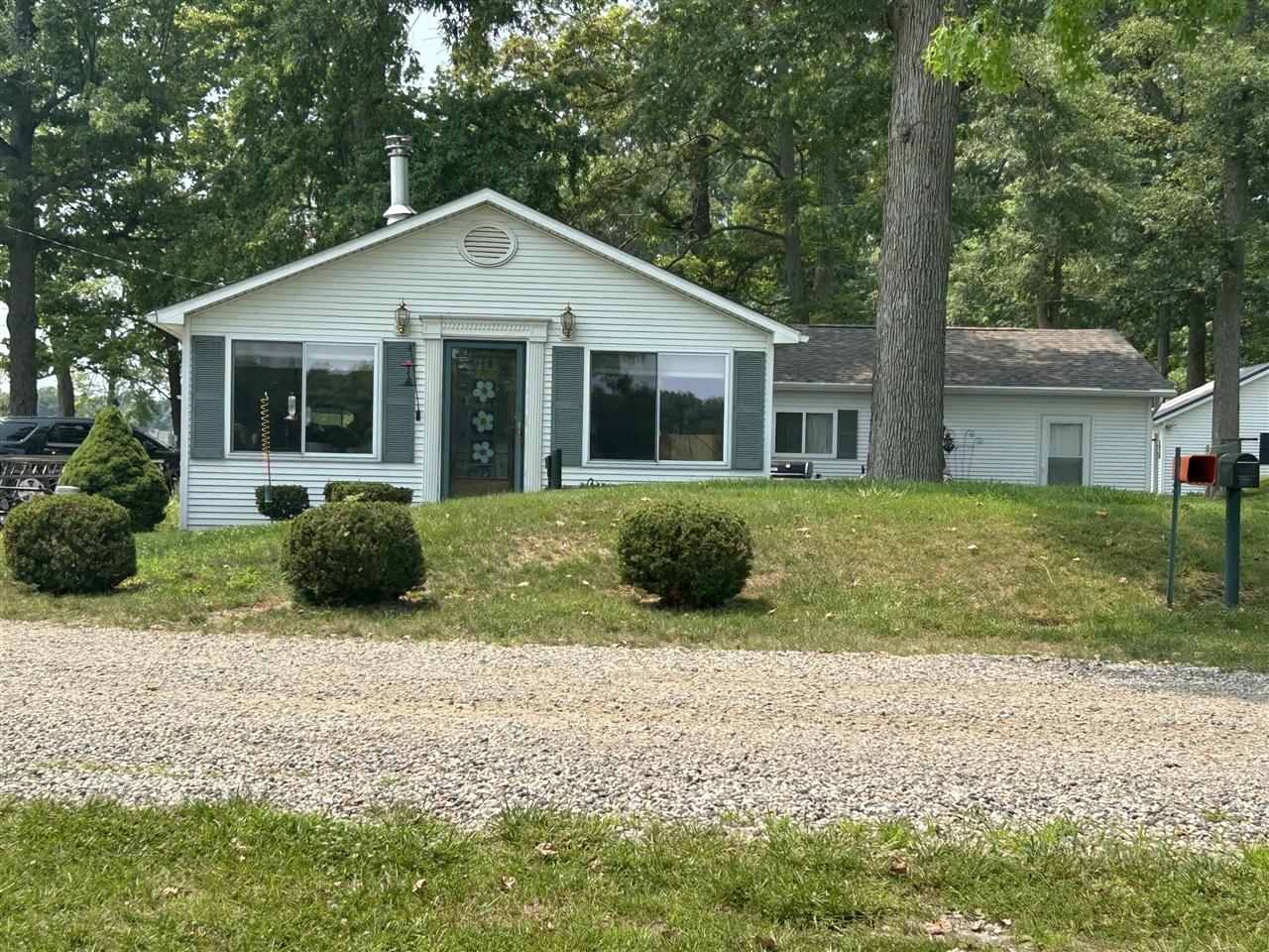 12232 Maple Hillsdale Co. Street Property Photo 1