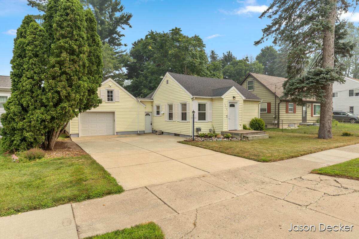 1524 Downey Street Property Photo 1