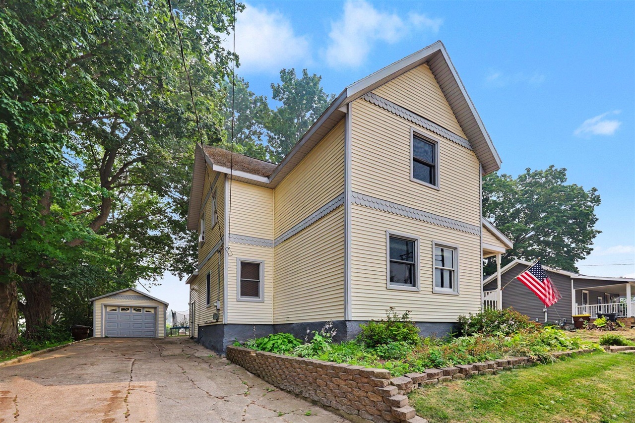 42 E Waterloo Street Property Photo 2