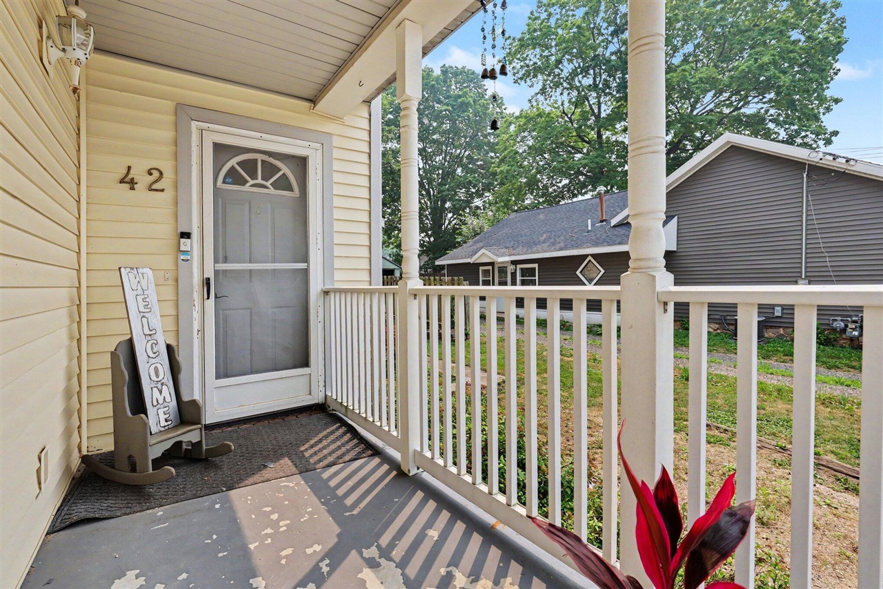 42 E Waterloo Street Property Photo 4