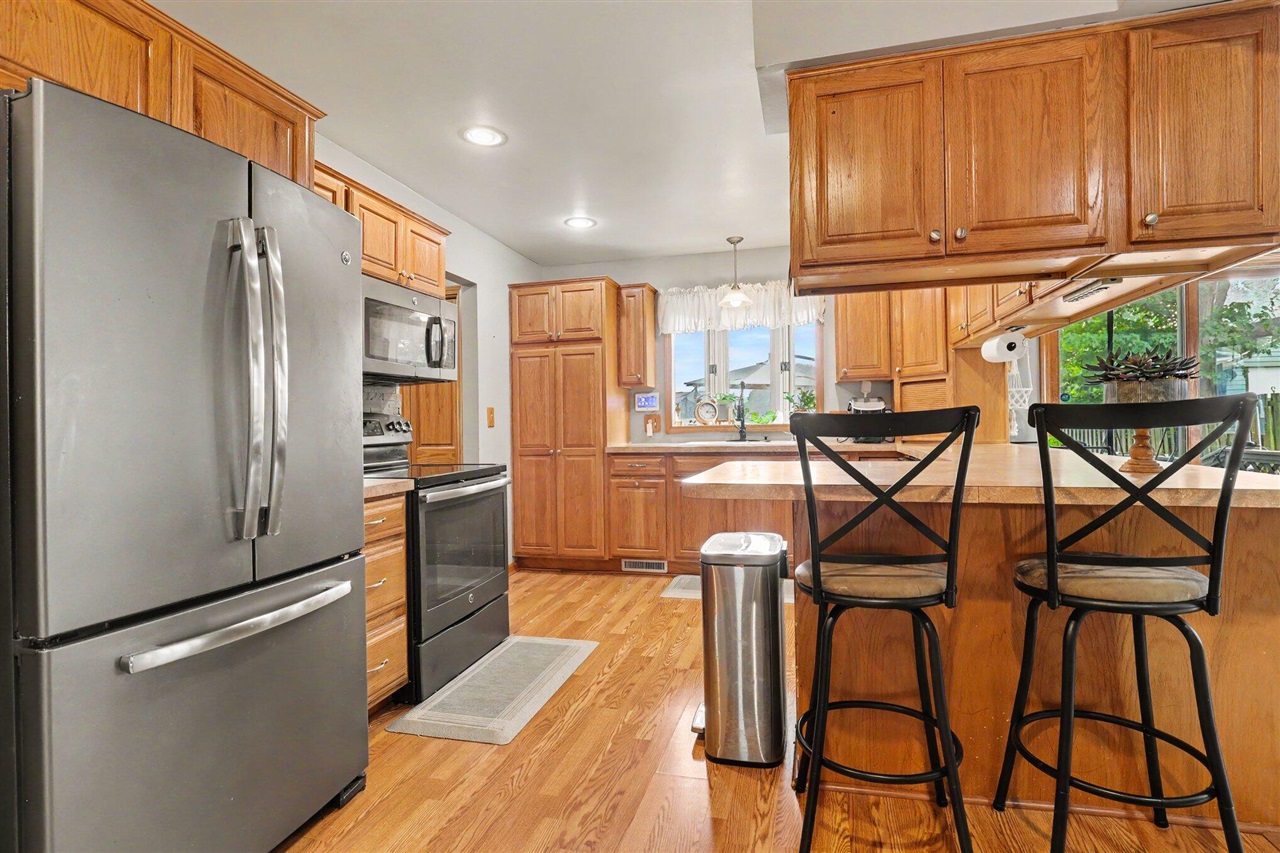 42 E Waterloo Street Property Photo 8