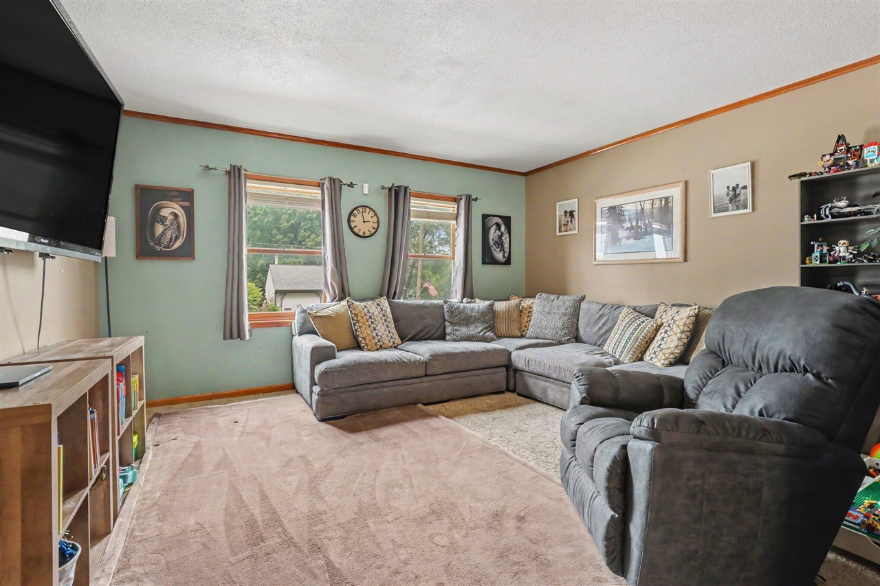 42 E Waterloo Street Property Photo 12