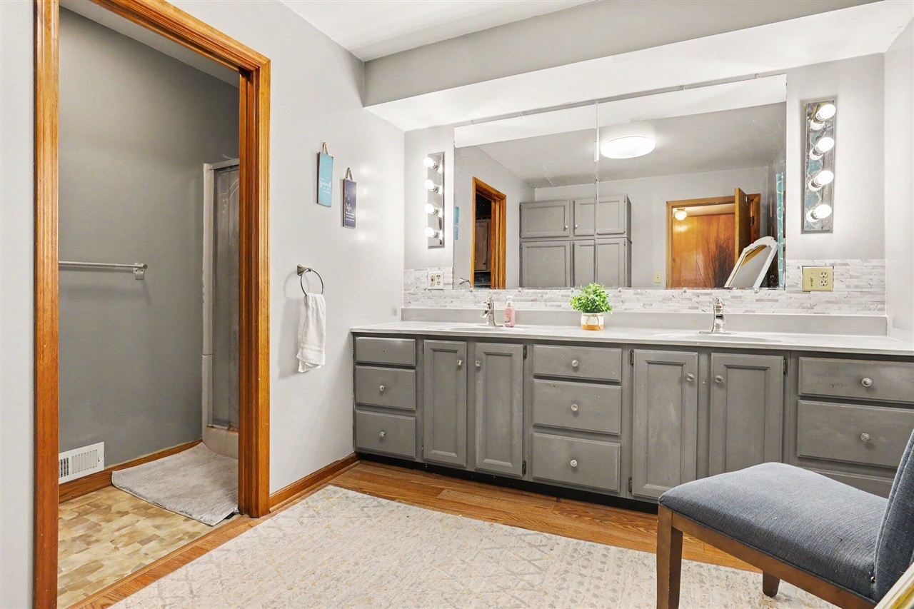 42 E Waterloo Street Property Photo 13
