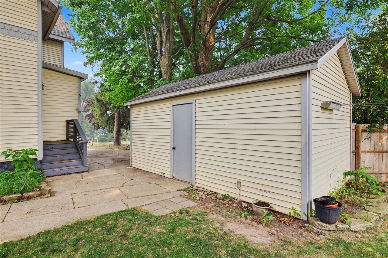 42 E Waterloo Street Property Photo 25