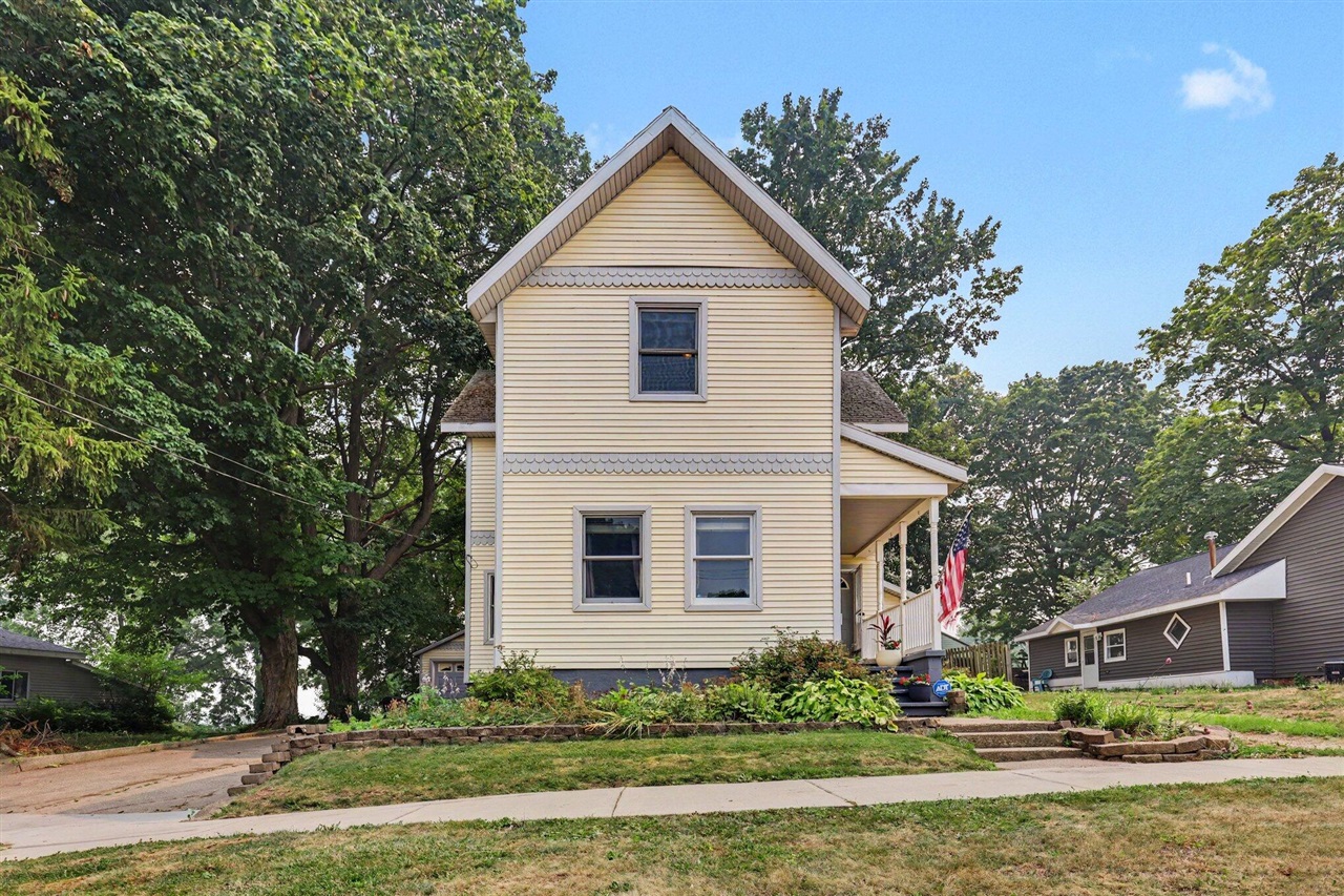 42 E Waterloo Street Property Photo 26