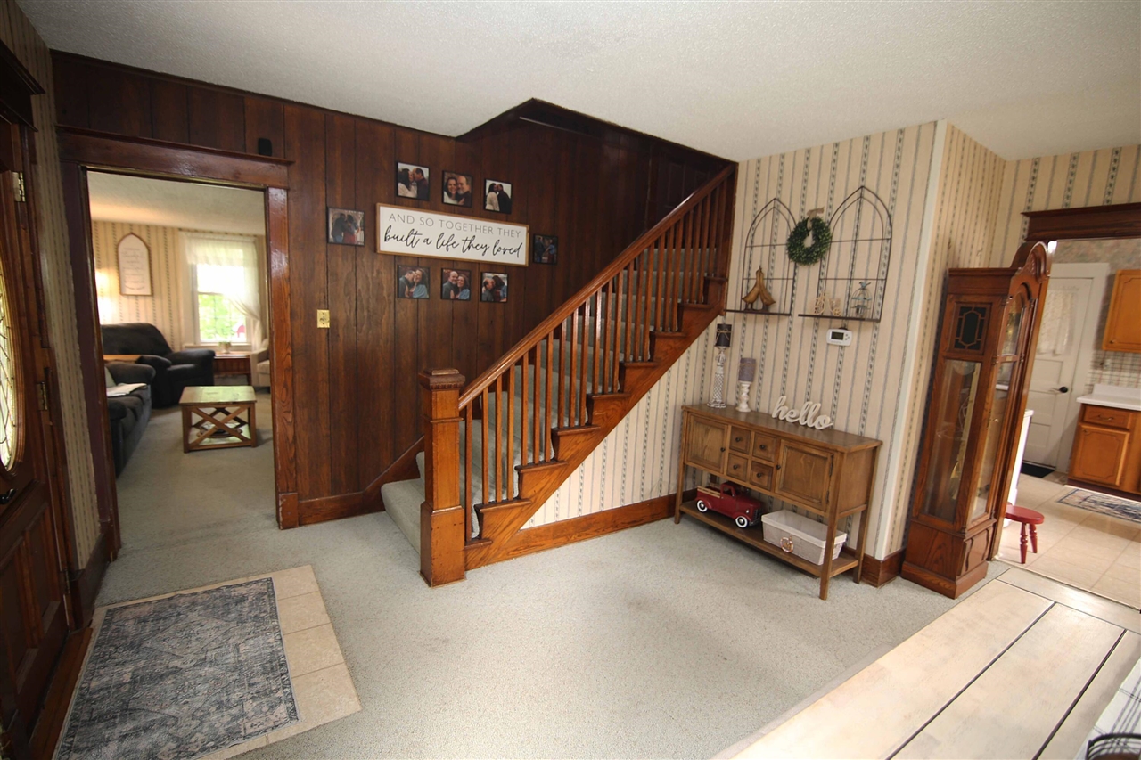 158 W Read Street Property Photo 4