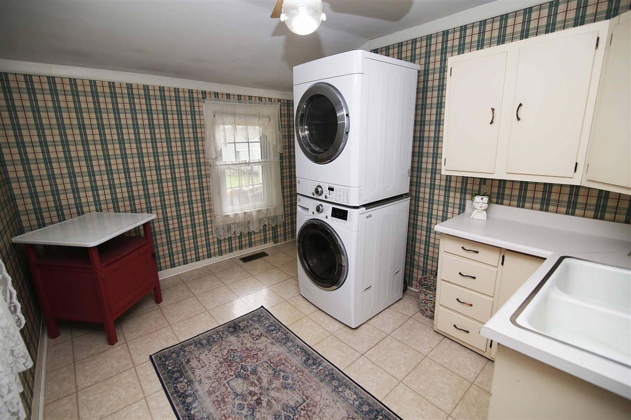 158 W Read Street Property Photo 14