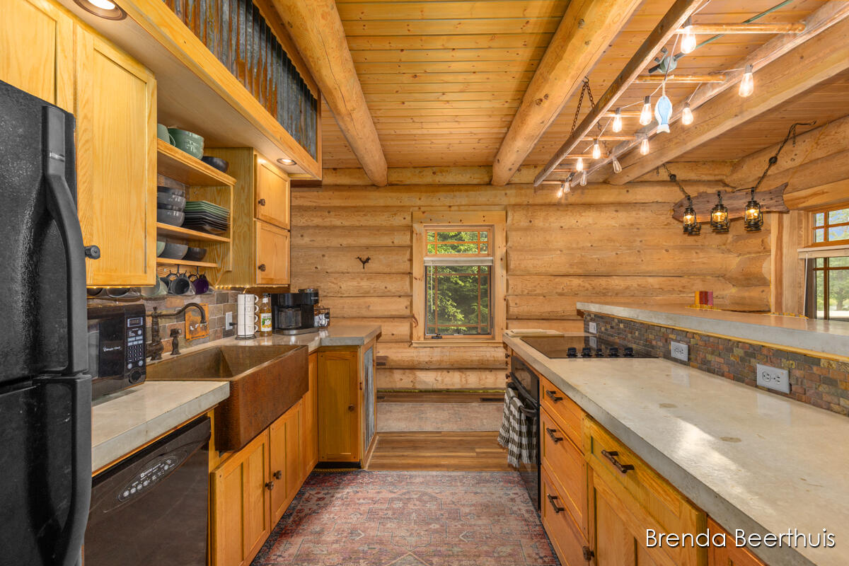 2618 N Mundy Avenue Property Photo 15