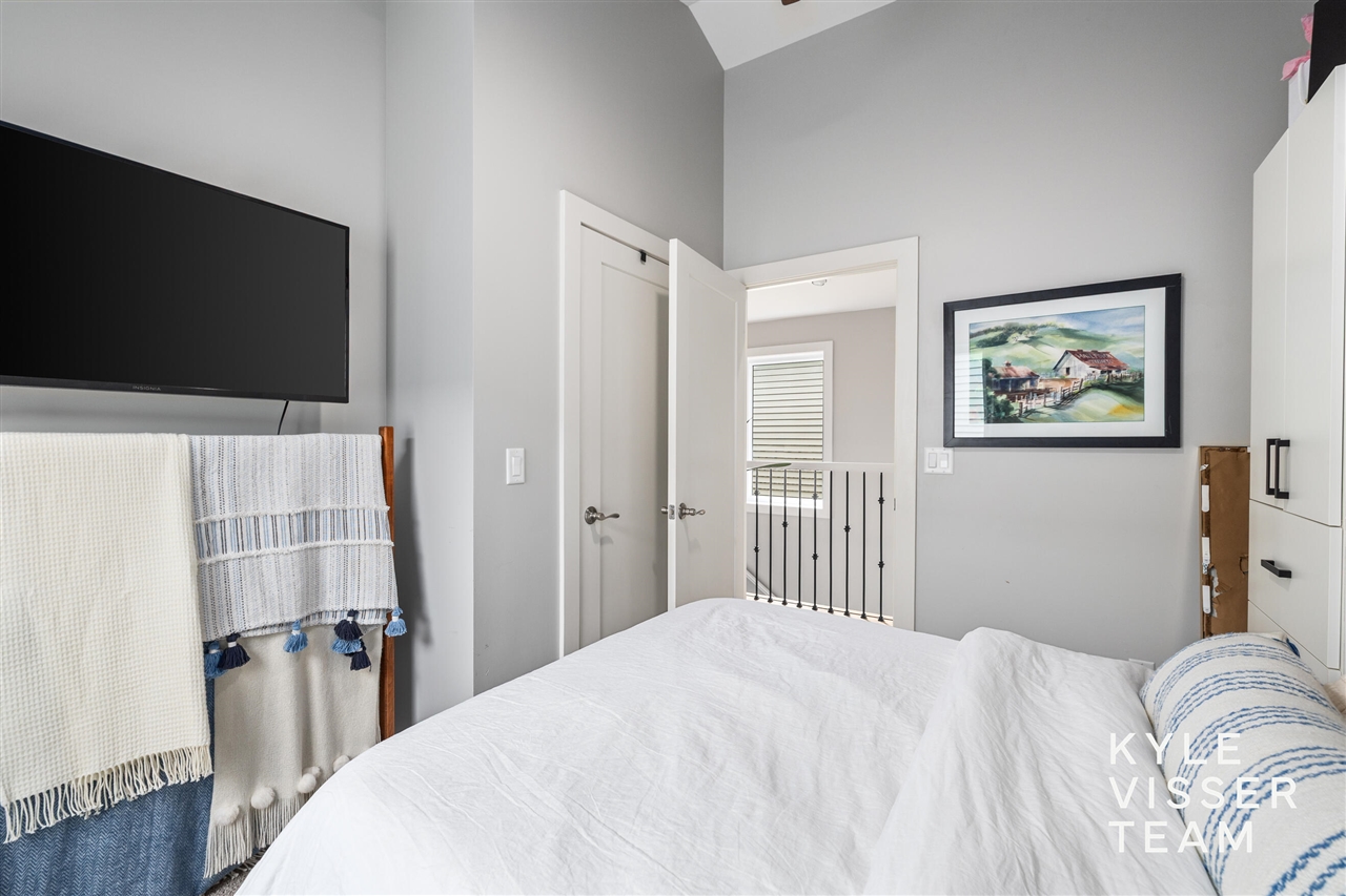 542 Fairview Avenue Property Photo 18