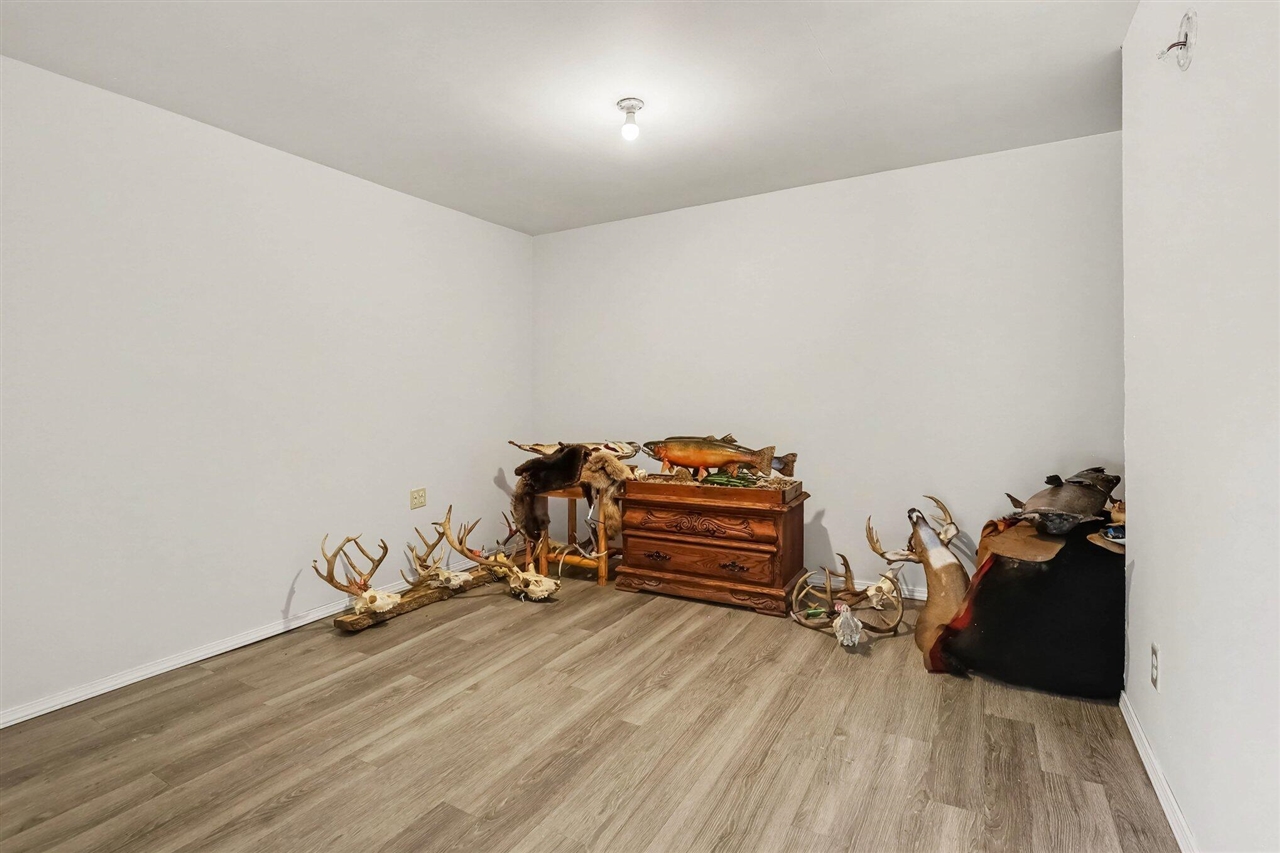 9752 Fuller Road Property Photo 17