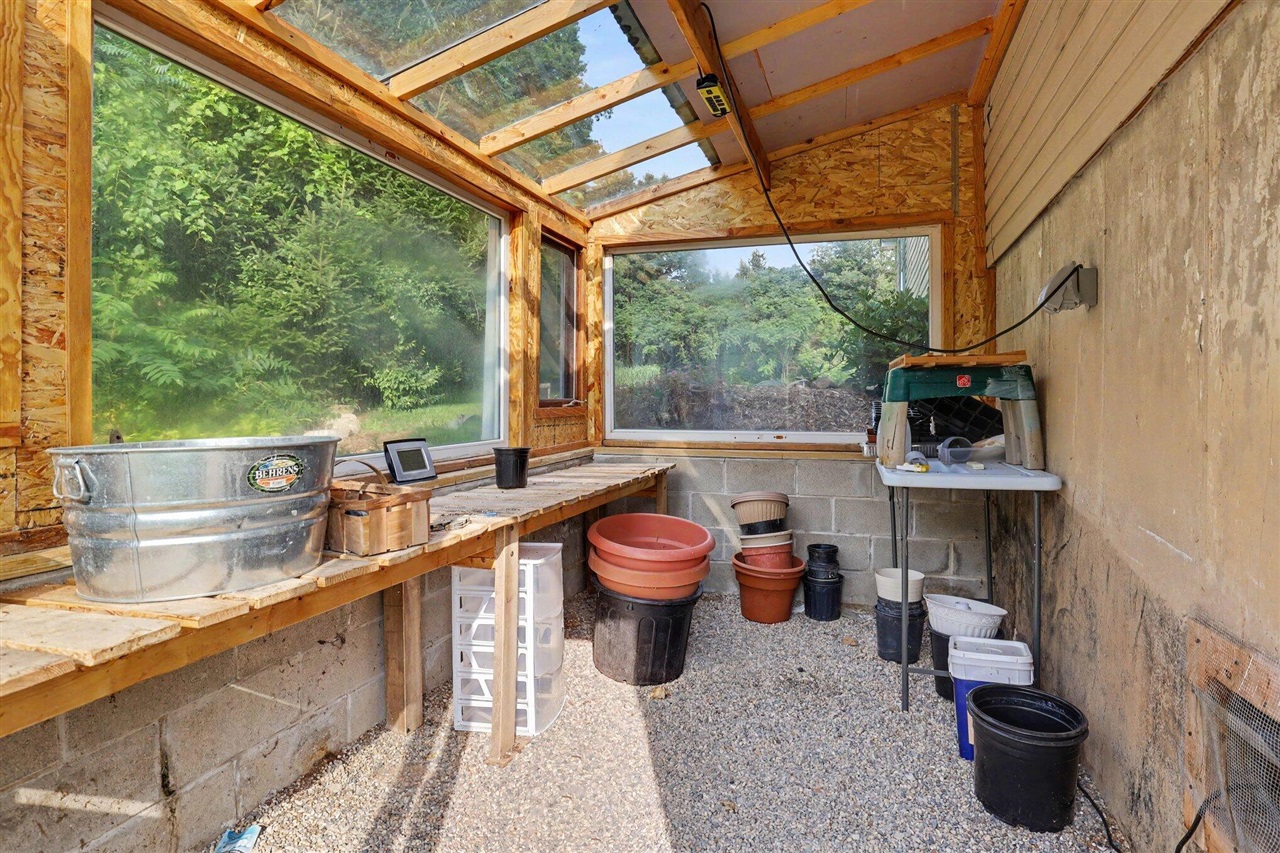 9752 Fuller Road Property Photo 18