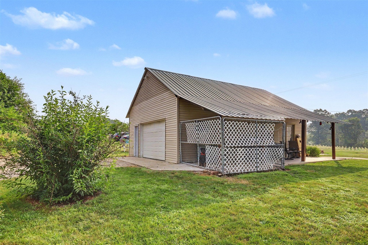 9752 Fuller Road Property Photo 23