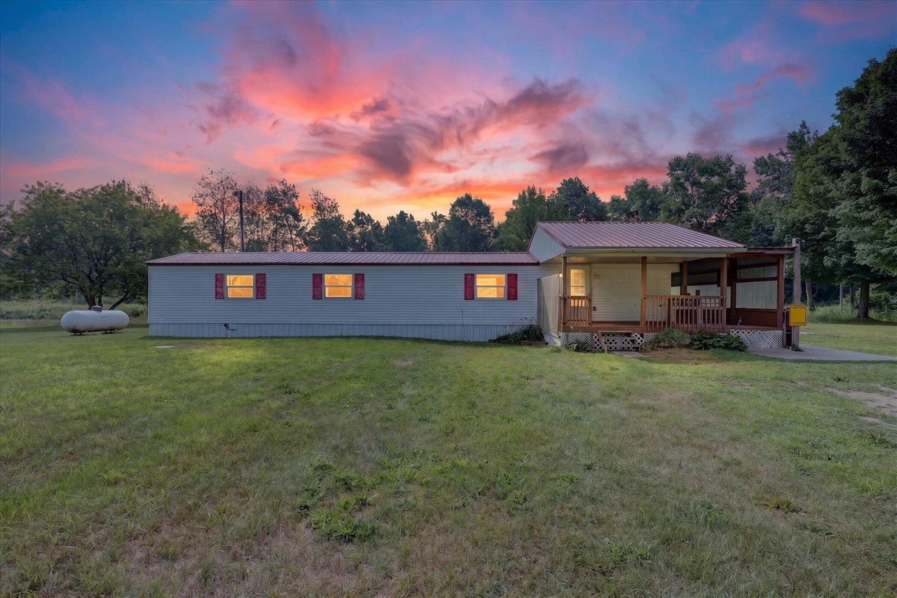 15819 Lincoln Street Property Photo 1