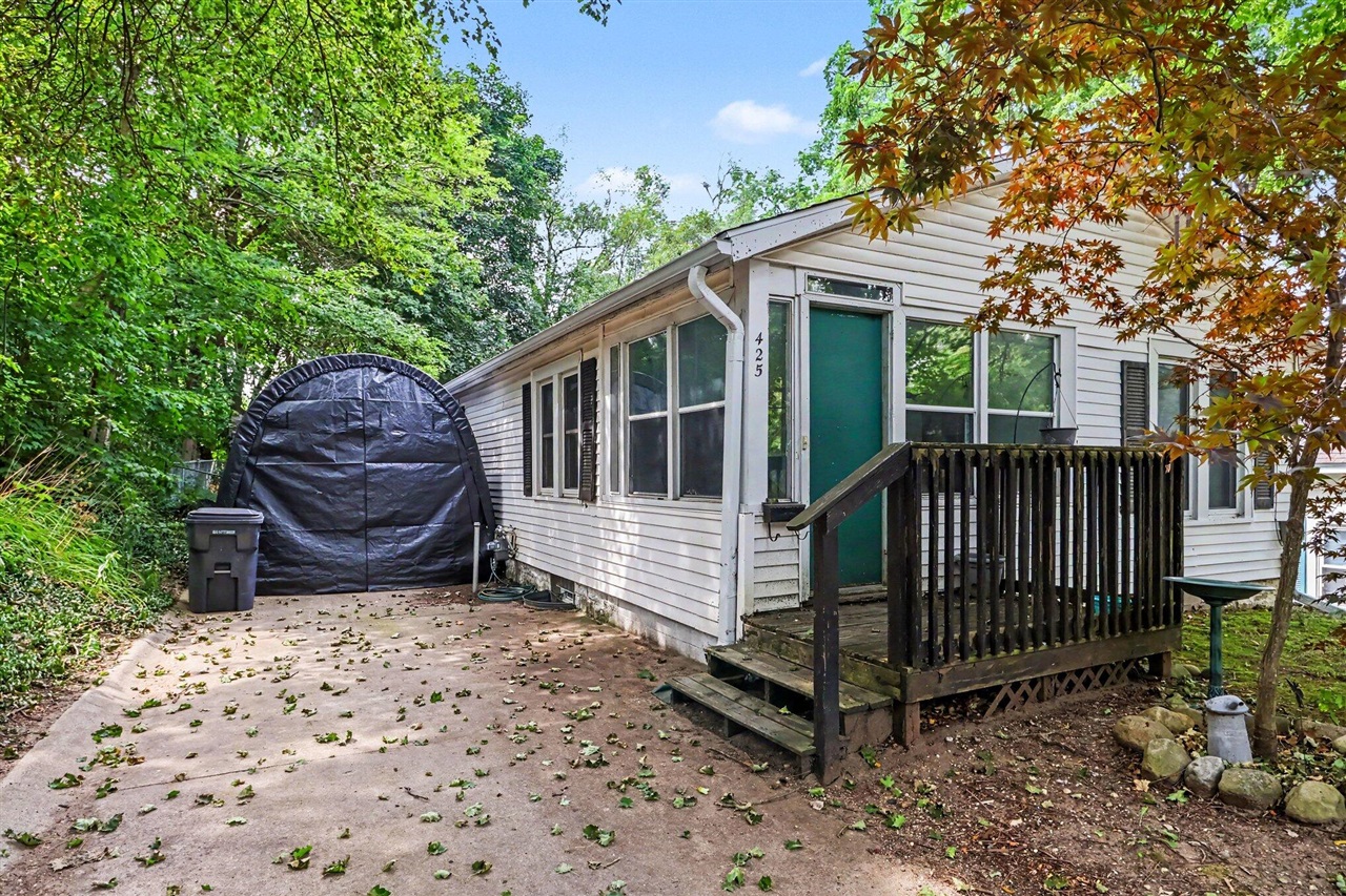 425 Garland Street Property Photo 1