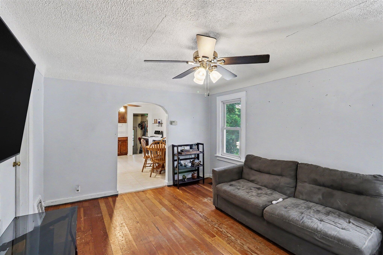 425 Garland Street Property Photo 5