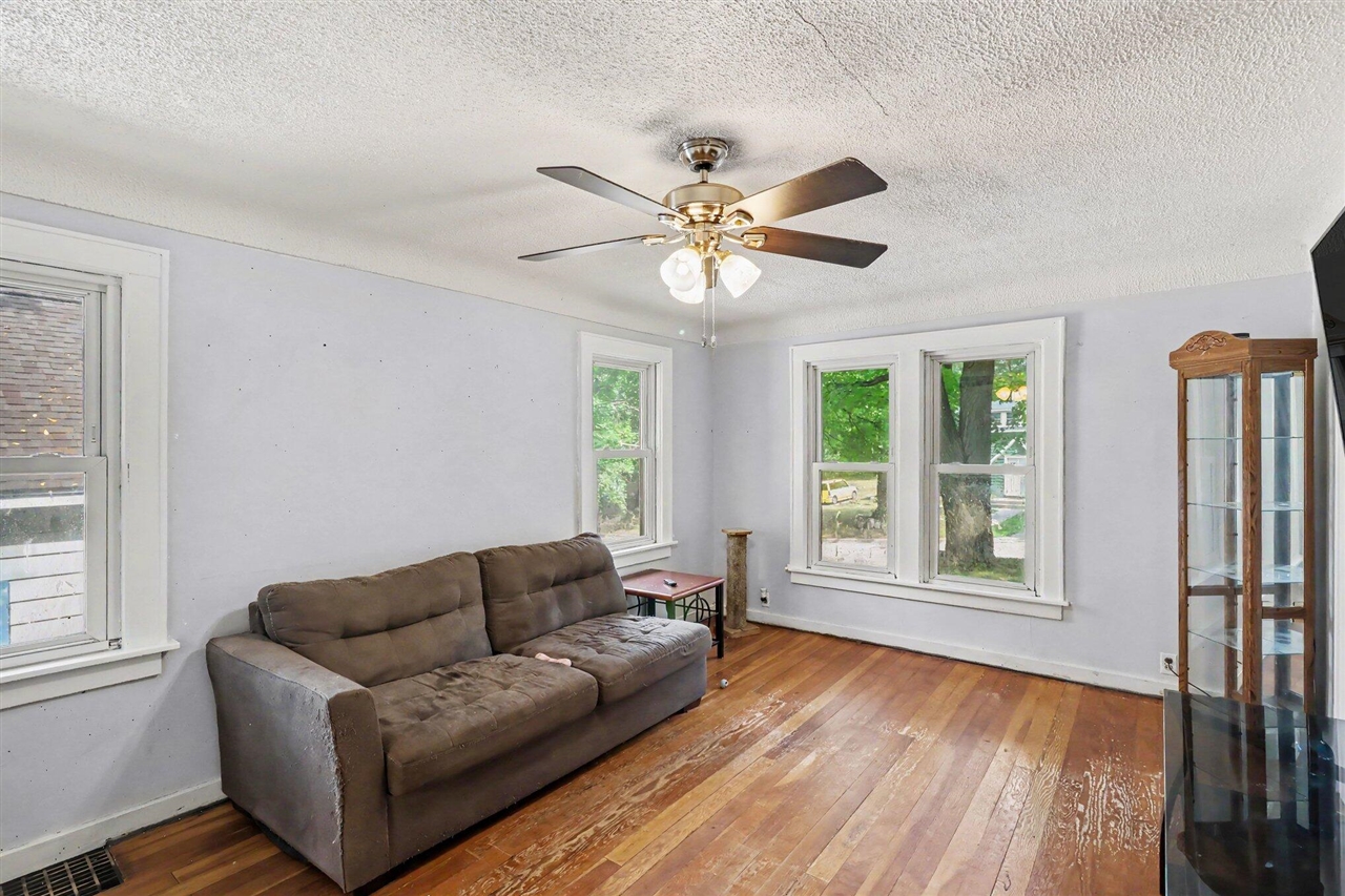 425 Garland Street Property Photo 7