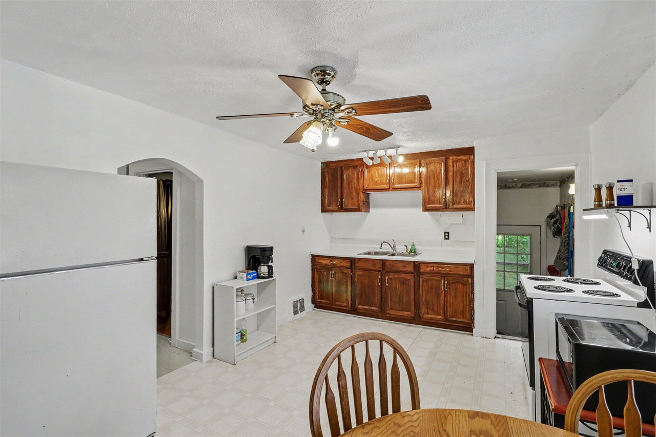 425 Garland Street Property Photo 10