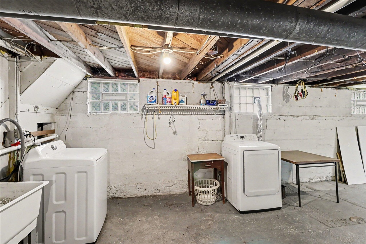 425 Garland Street Property Photo 18