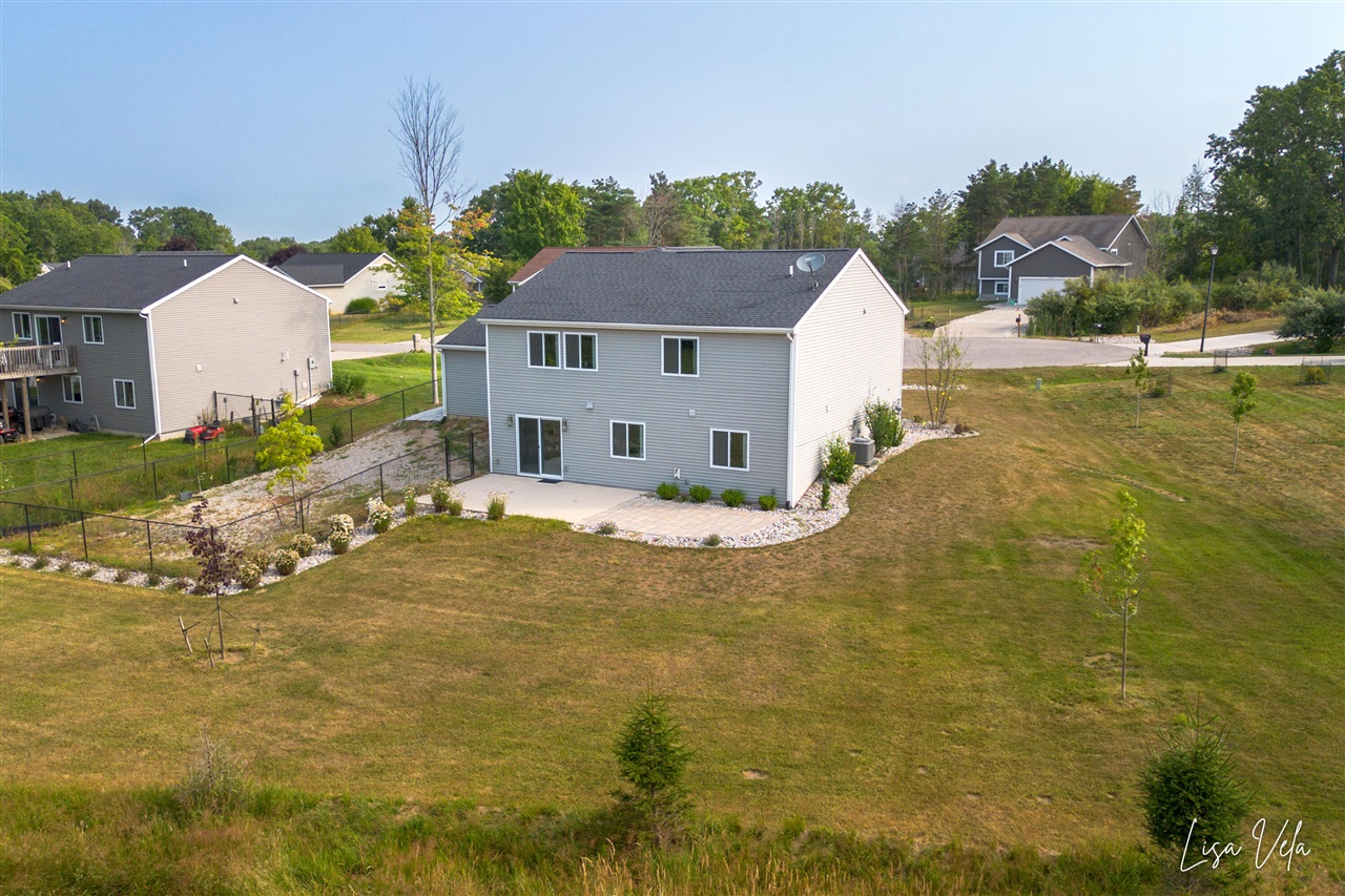 1309 Waterpoint Court Property Photo 4