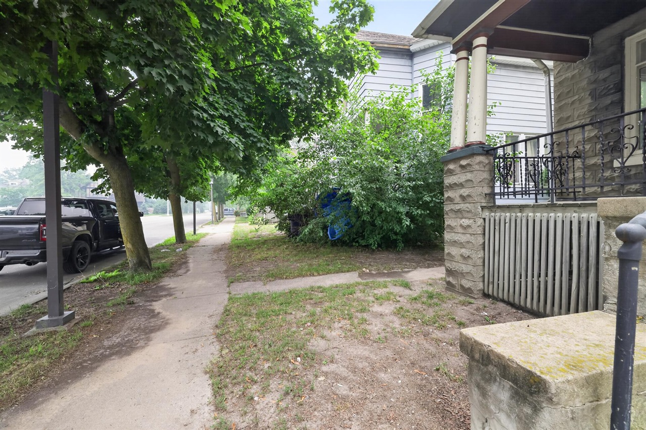 909 N Johnson Street Property Photo 1