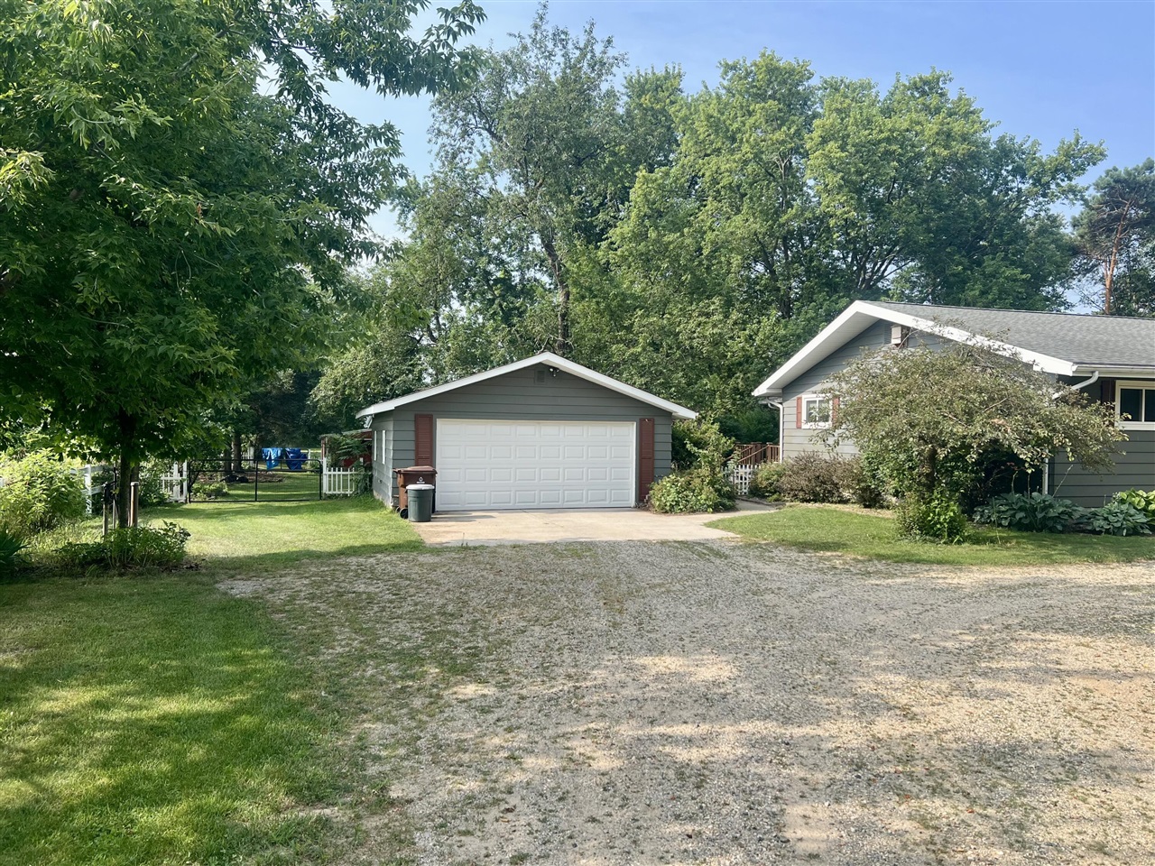 15747 Coral Road Property Photo 3