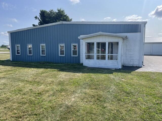 385 Airport Drive Property Photo 2