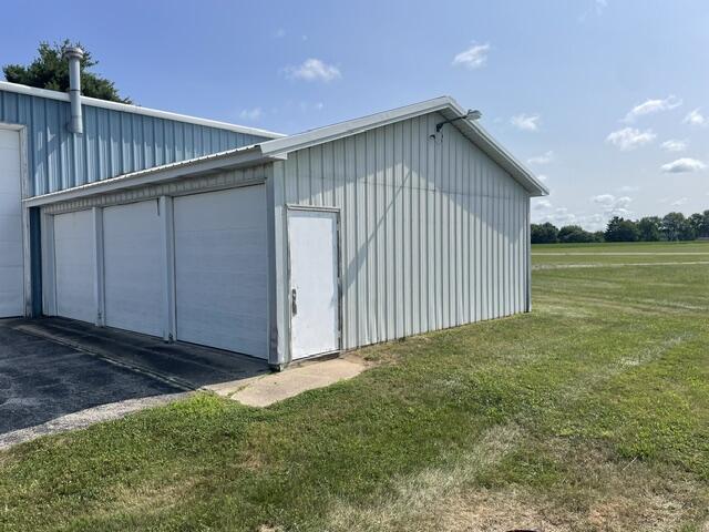 385 Airport Drive Property Photo 5