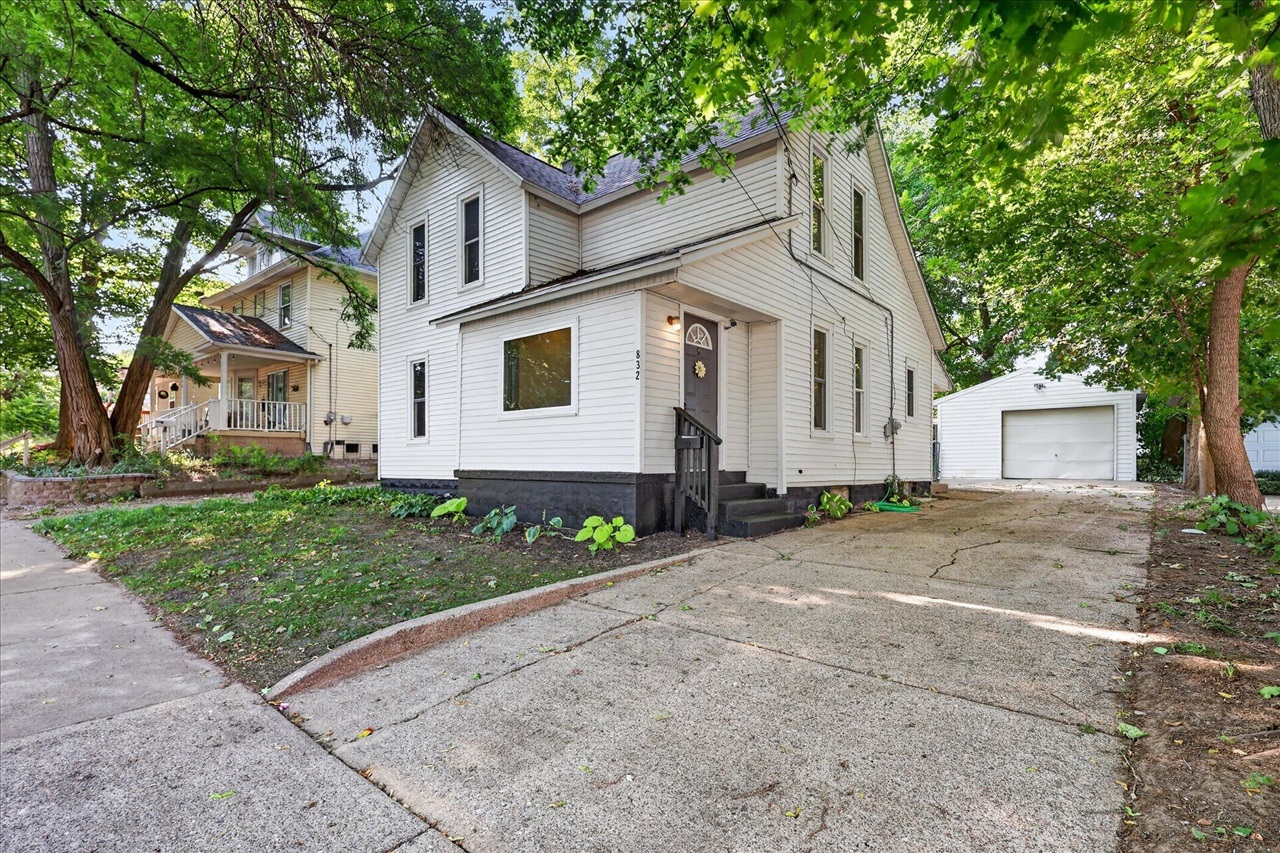 832 Thomas Street Property Photo 1