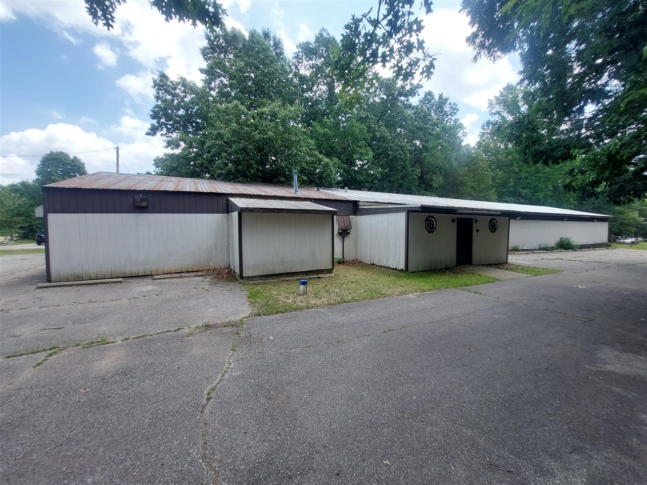1724 E Bertrand Road Property Photo 5