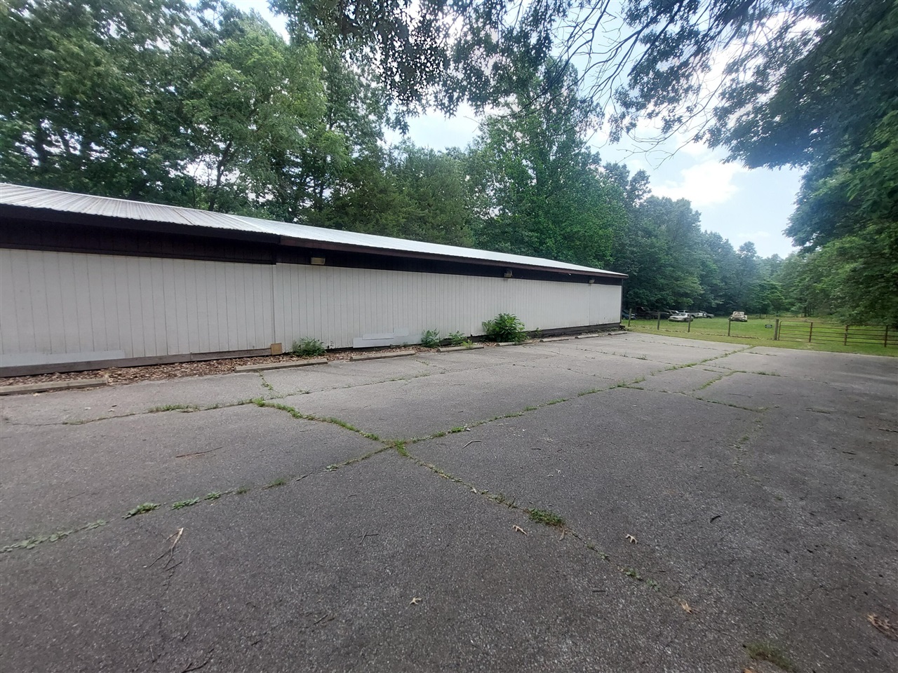 1724 E Bertrand Road Property Photo 7