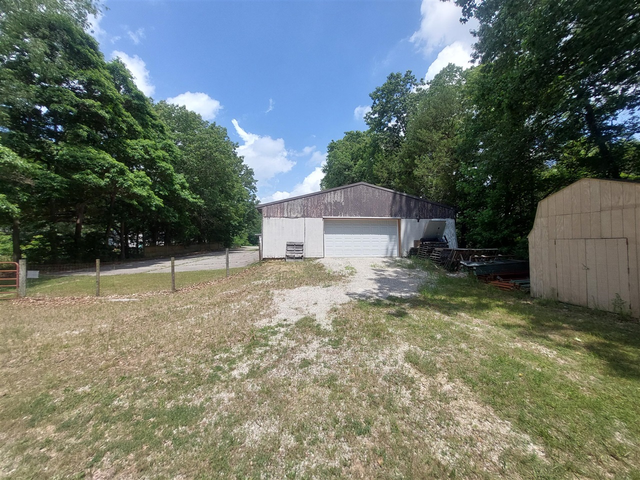 1724 E Bertrand Road Property Photo 9