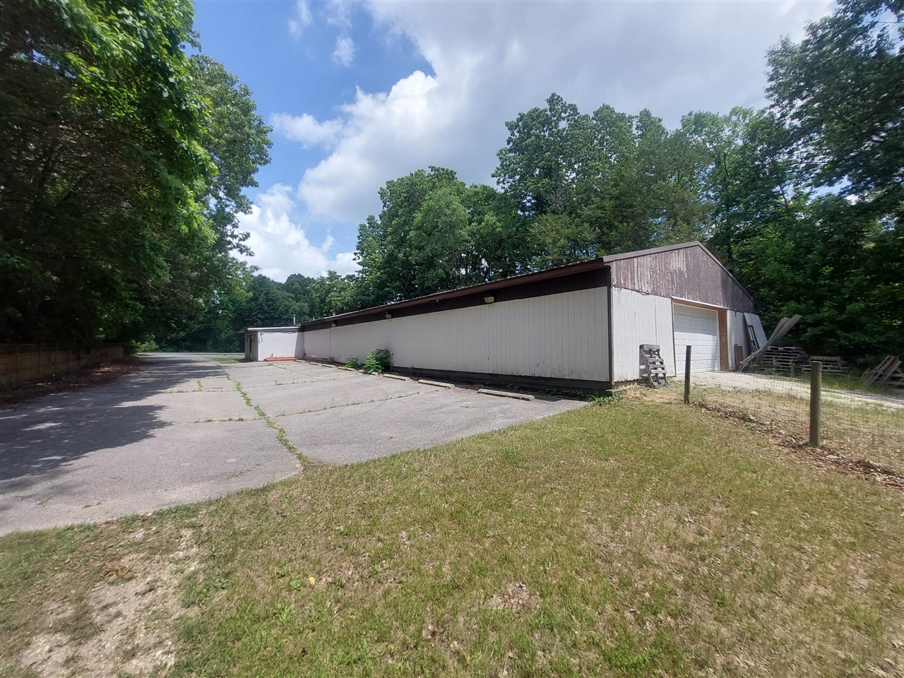 1724 E Bertrand Road Property Photo 10