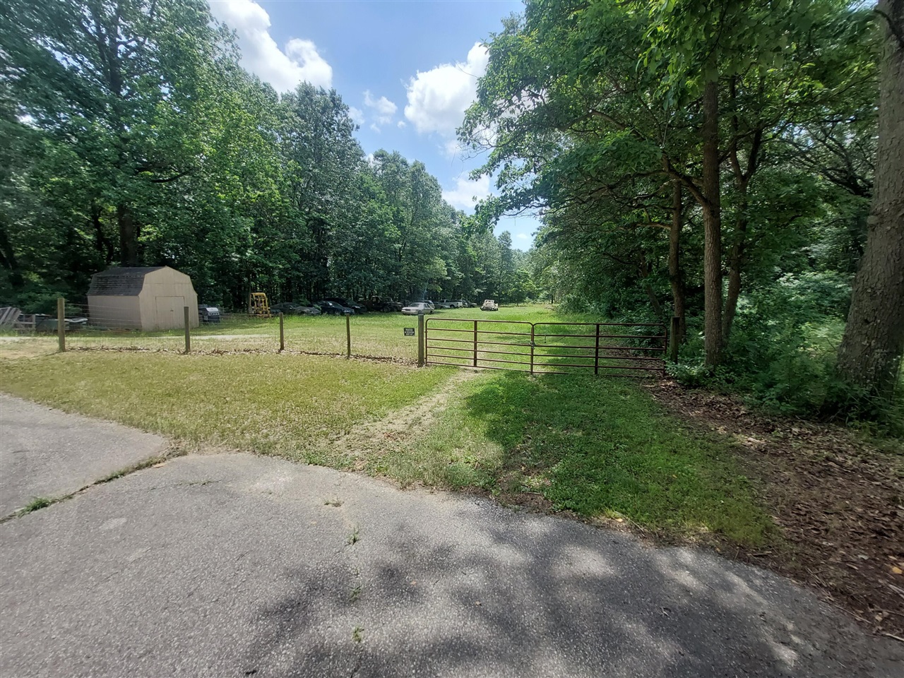 1724 E Bertrand Road Property Photo 12