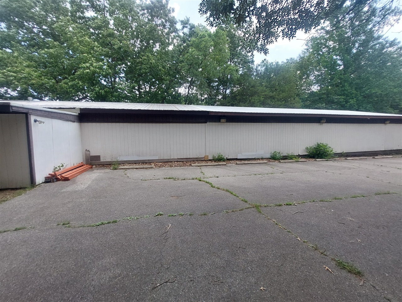1724 E Bertrand Road Property Photo 13