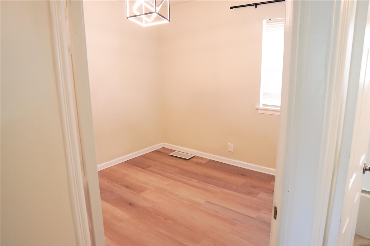 1322 Desiax Avenue Property Photo 7