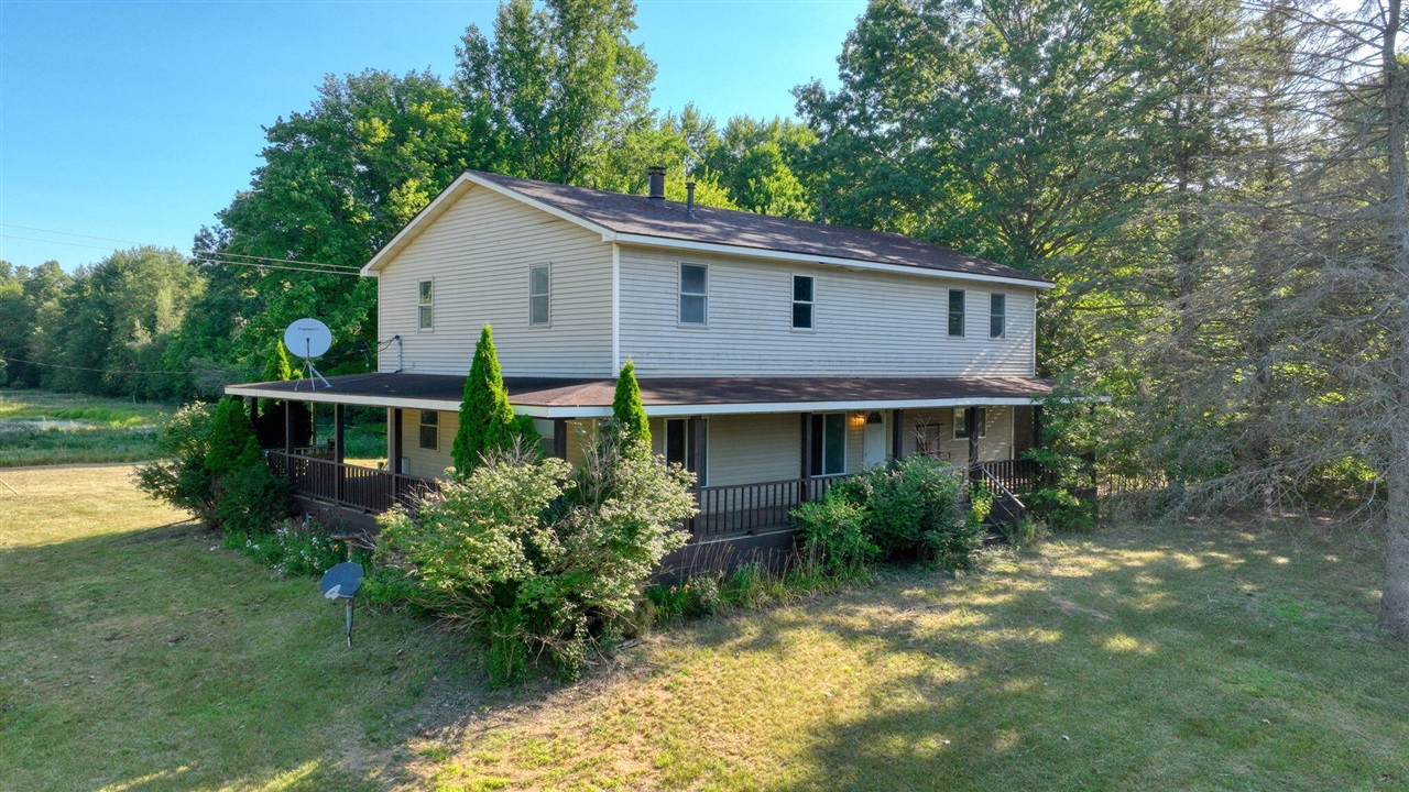 49300 Arkona Road Property Photo 1