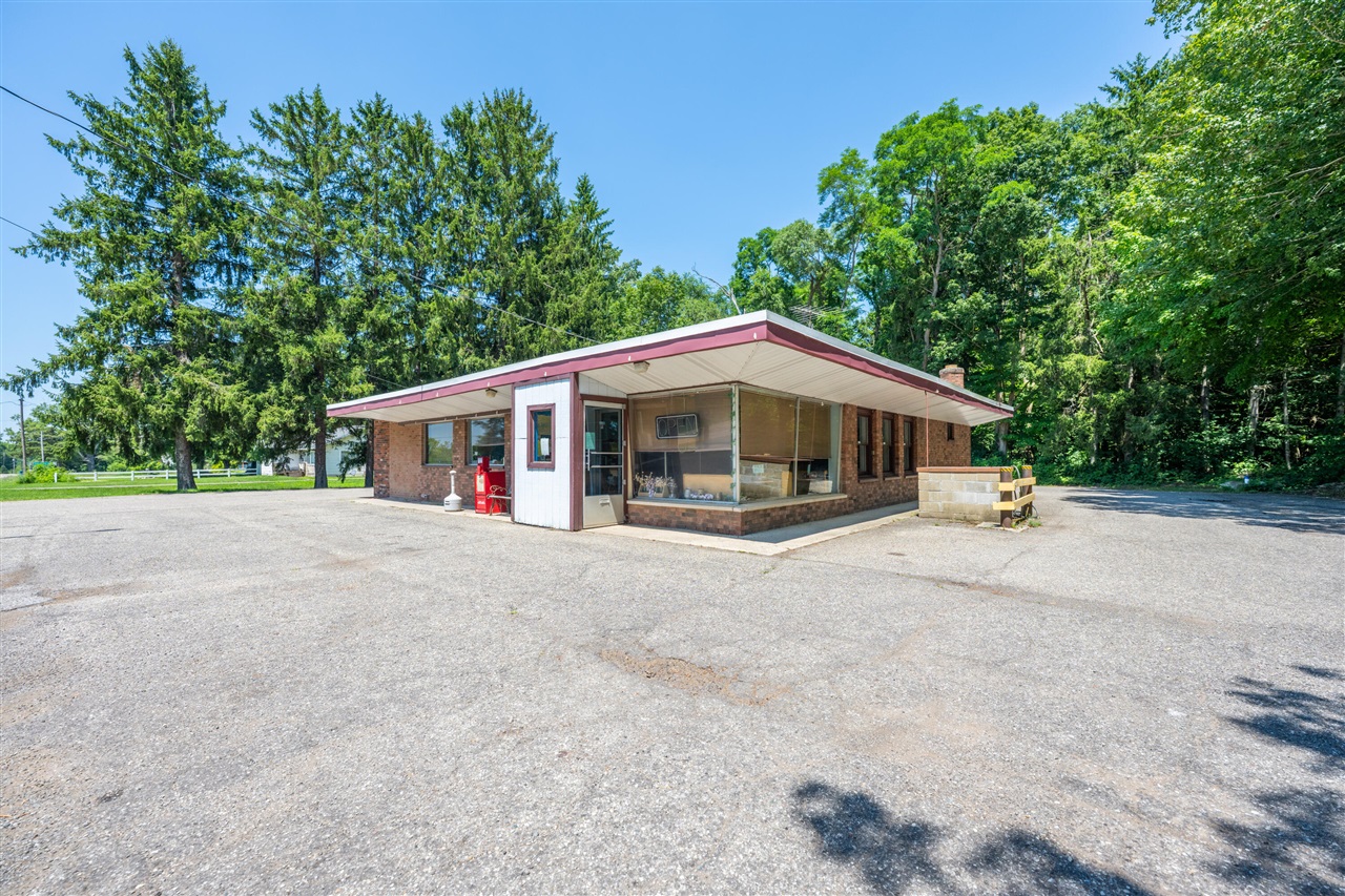 9675 Old Us-31 Property Photo 32