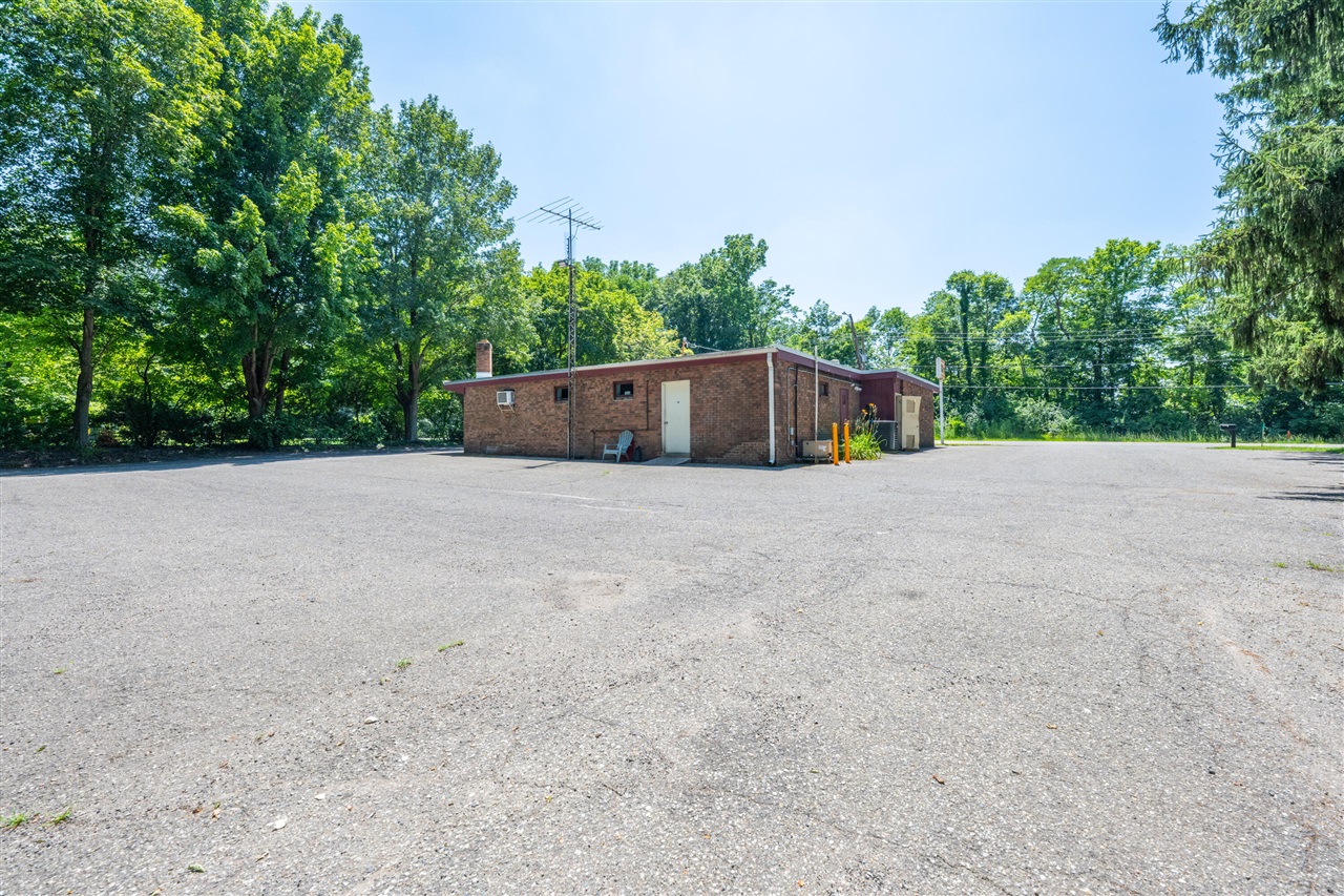 9675 Old Us-31 Property Photo 34