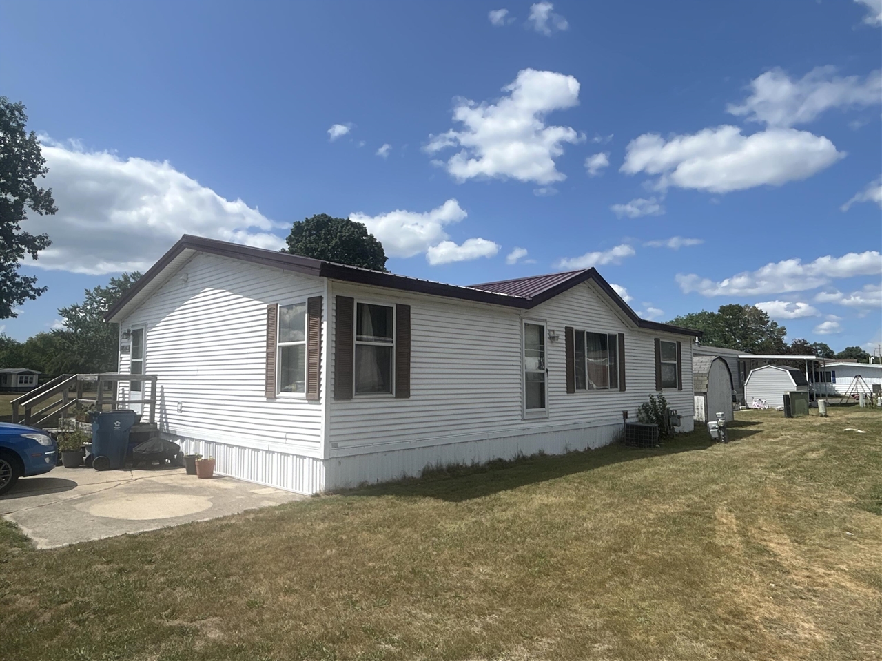 1219 Royal Drive Property Photo 1