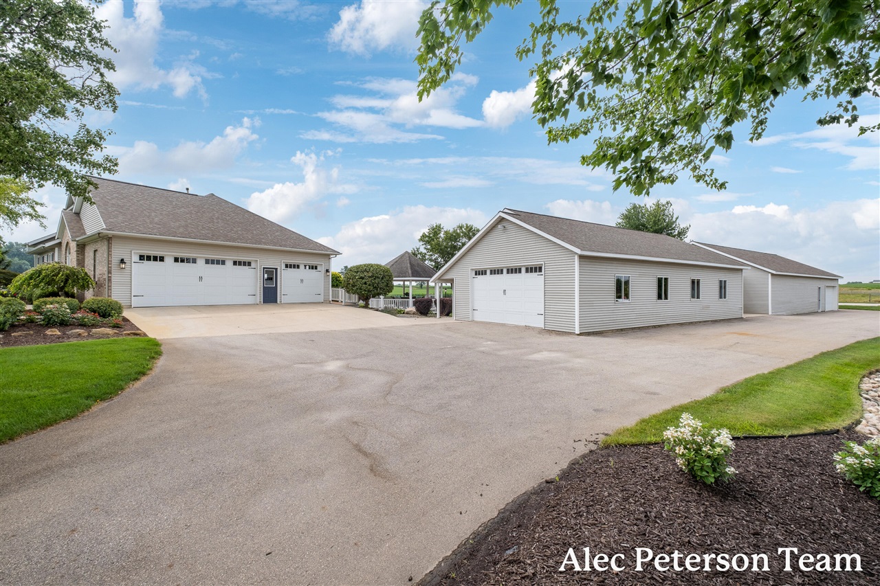 2807 8th Avenue Property Photo 6