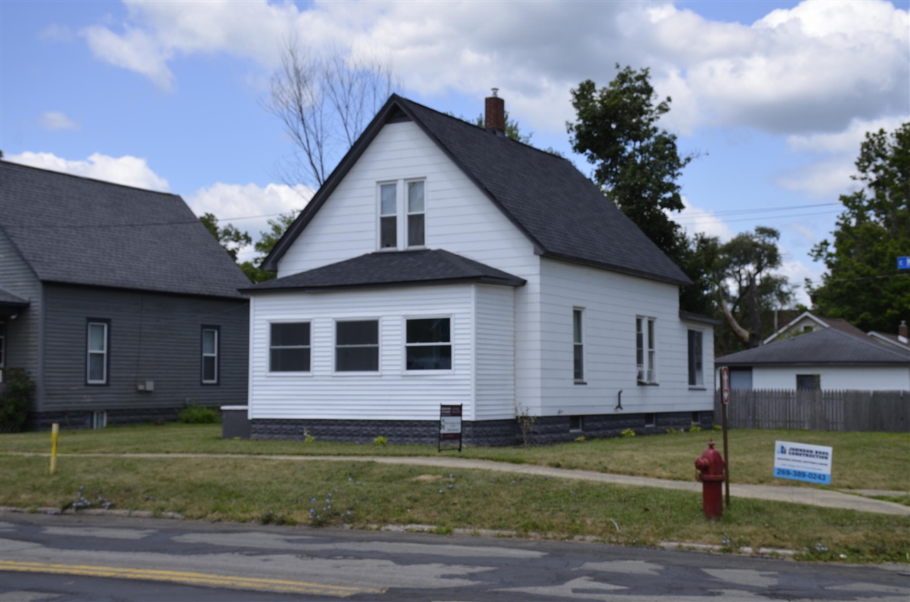 332 E Michigan Avenue Property Photo 1